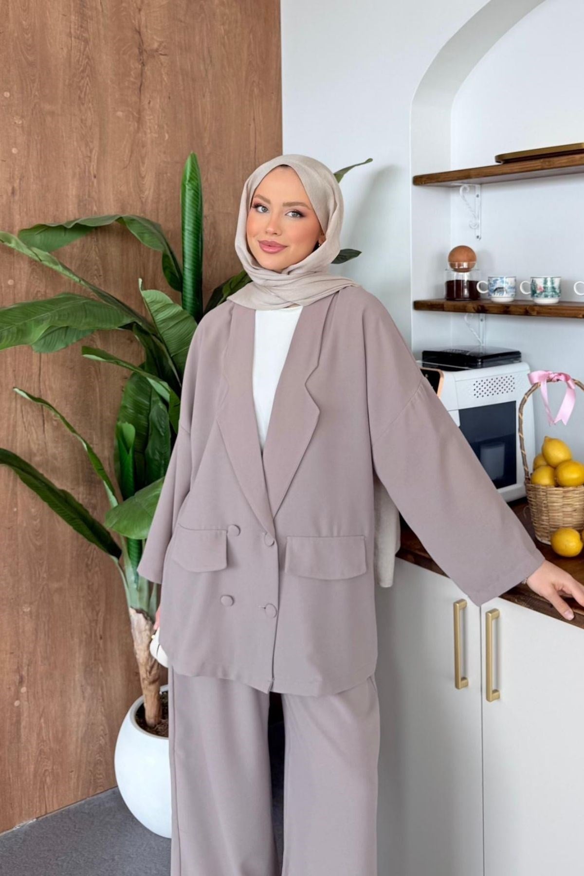 Costume Aura